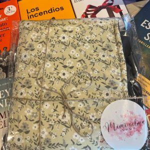 Funda Libro Lazos Lateral con Flores Blancas